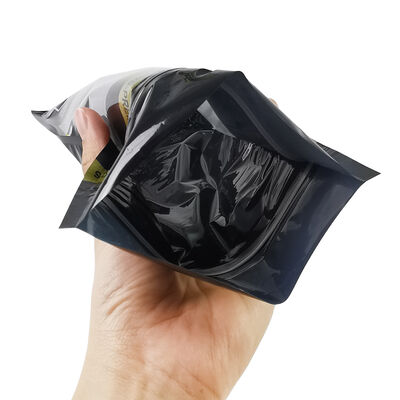 Sacchetti per umidificatori di sigari di medie dimensioni progettati con chiusura a chiusura a cravatta realizzati in materiale 009mm che forniscono una soluzione di stoccaggio per mantenere sigari e freschezza