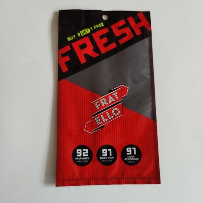 Contenitore in plastica per sacca in scatola con superficie testurizzata e beccuccio, adatto per applicazioni di confezionamento di liquidi per uso alimentare