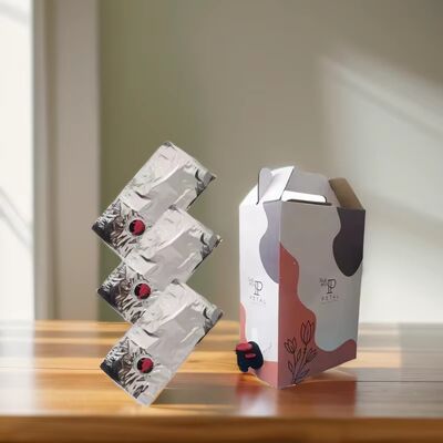 Sacchetti BIB personalizzati in scatola con rubinetto accessorio, ideali per il confezionamento di vino, succhi, olio e altri prodotti liquidi